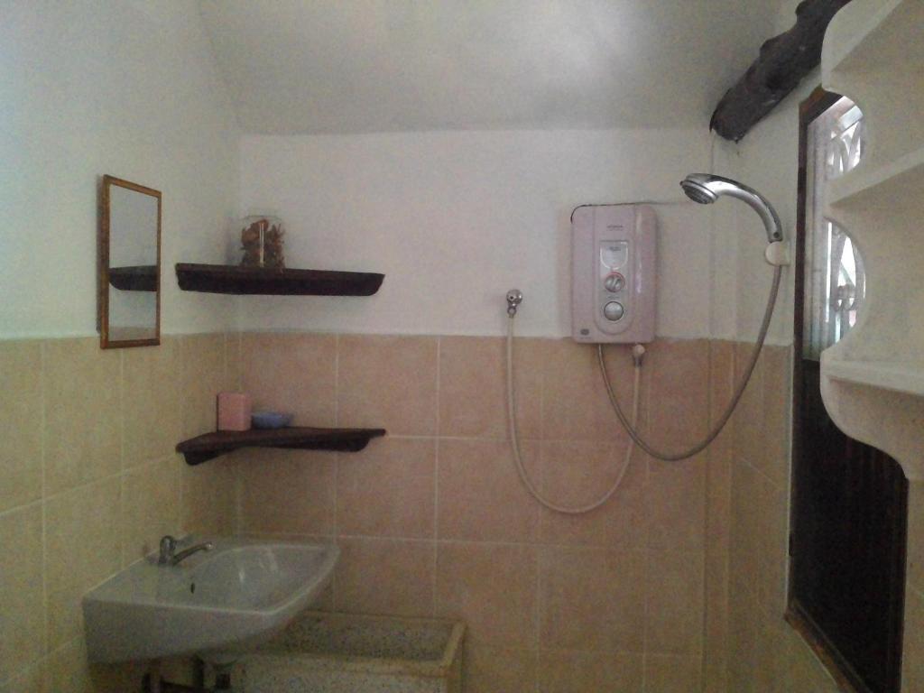 Ban Sabai Sabai Guest House Kanchanaburi Oda fotoğraf